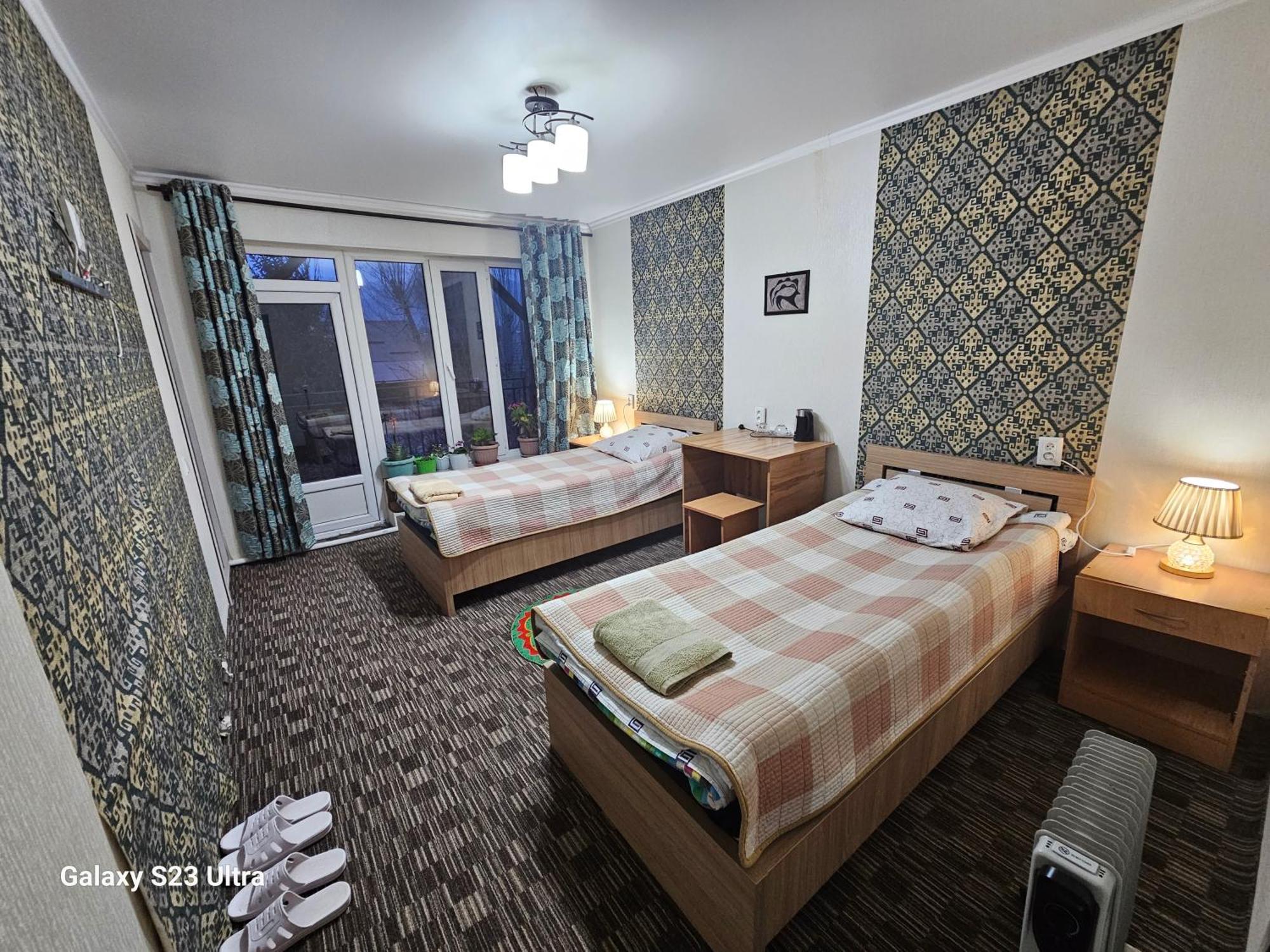 Guest House Mira Kochkor Екстериор снимка
